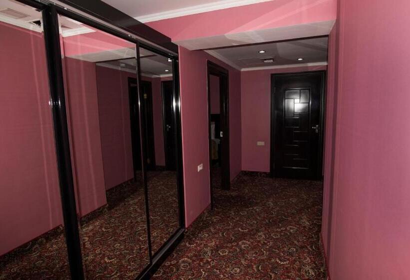 Family Suite, Erebuni Hotel Yerevan