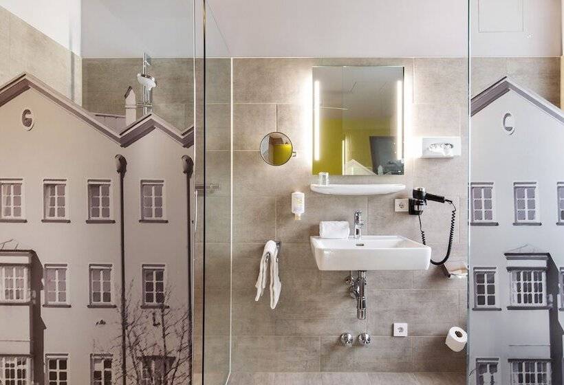 Четырехместный Номер Стандарт, Basic Hotel Innsbruck