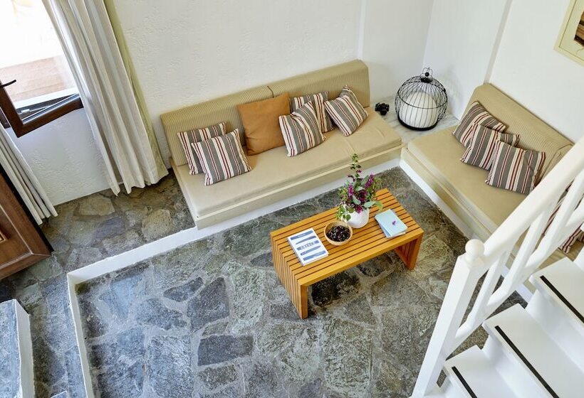استودیوی استاندارد, Koutouloufari Village Holiday Club