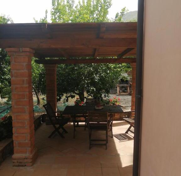 اتاق لوکس با تخت بزرگ, Il Casotto