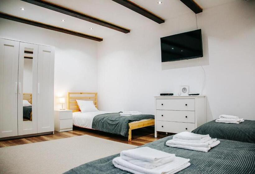디럭스 스위트, Kali Host Home Away From Home