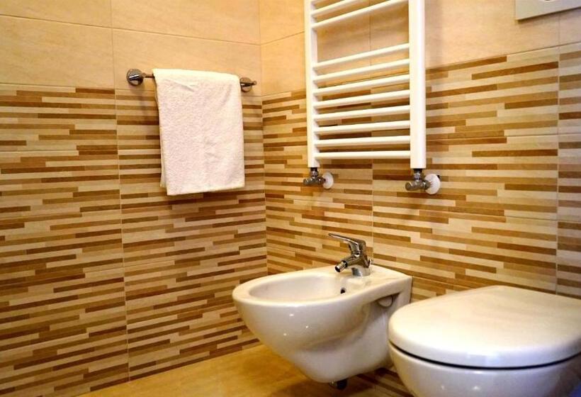Quarto Estandar Individual, La Lanterna Sul Comò