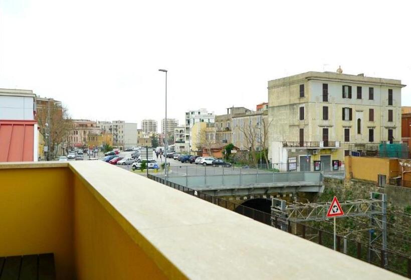 Quarto Triplo Estandar com Sacada, La Lanterna Sul Comò