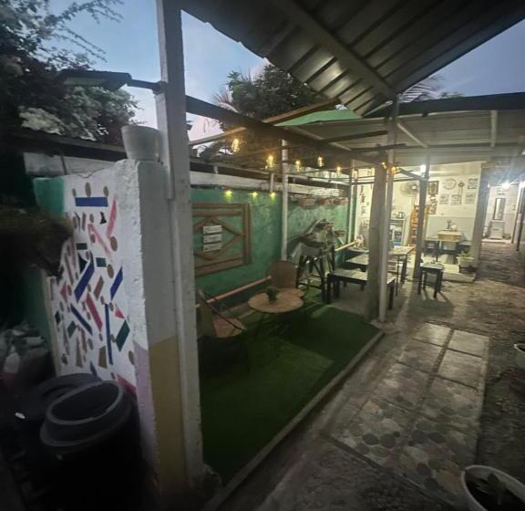 Номер Economy, Maui S Place
