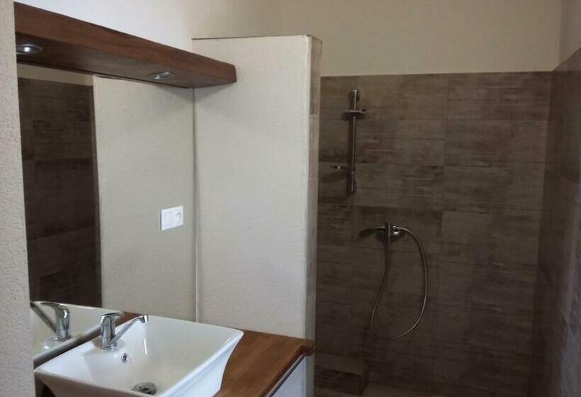 Economy Quadruple Room, Penzion Smrekovica