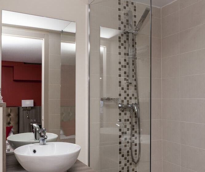 Номер Стандарт, Brit Hotel Confort Foix