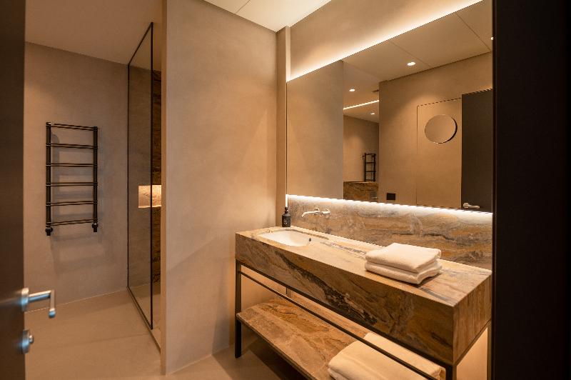 سوییت جونیور لوکس, Duparc Contemporary Suites