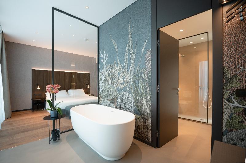 سوییت جونیور لوکس, Duparc Contemporary Suites