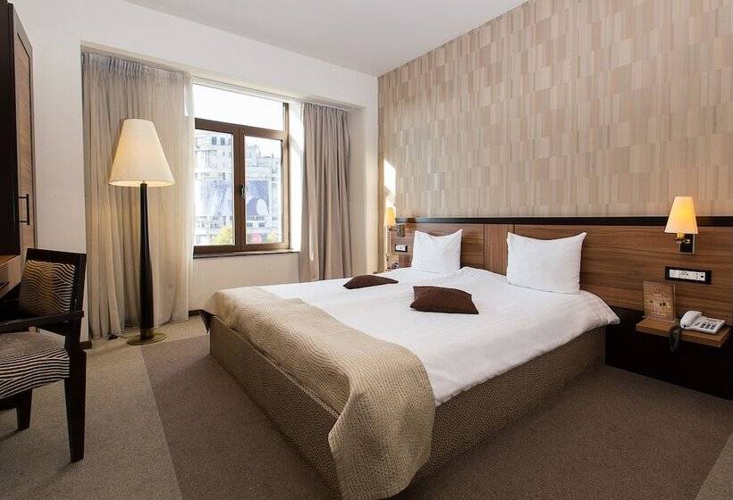 Camera Standard, Europa Royale Bucharest
