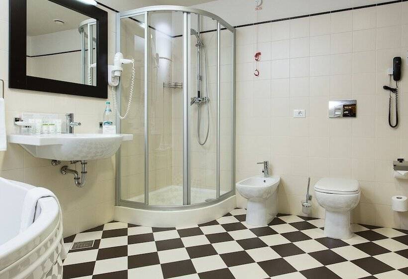 Suite, Europa Royale Bucharest