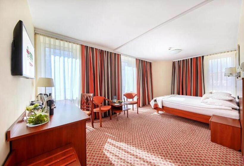 Номер Deluxe, Gromada Warszawa Centrum
