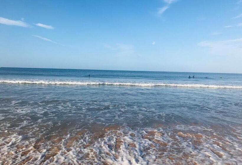자쿠지 스위트, Atlantic Waves Accommodation