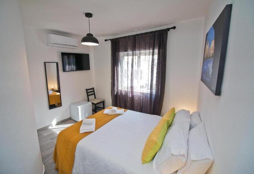 اتاق استاندارد, New Village Guest House