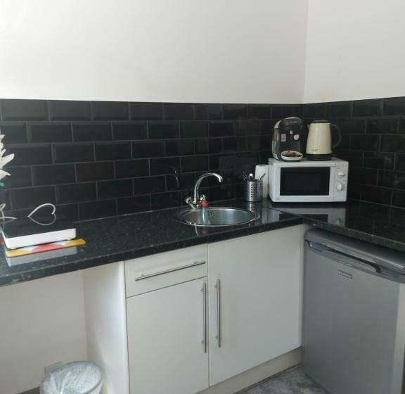 استودیوی لوکس, Apartment & Rooms In London