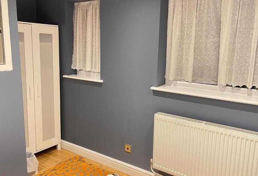 اتاق استاندارد, Apartment & Rooms In London