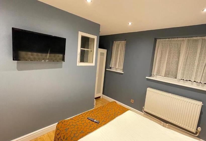 اتاق استاندارد, Apartment & Rooms In London