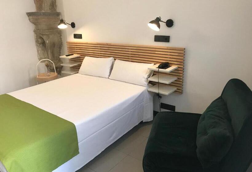اتاق سوپریور, Hostal La Terrassa