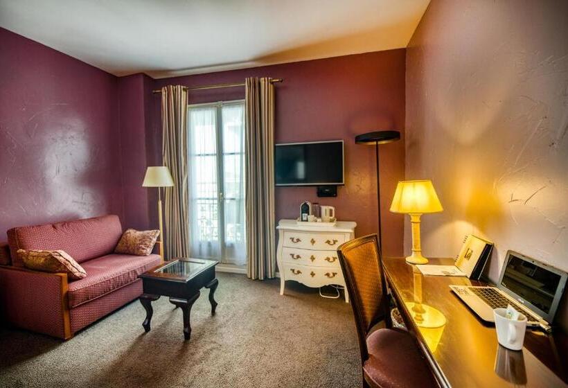 Номер Deluxe, D Aragon   Place De La Comédie