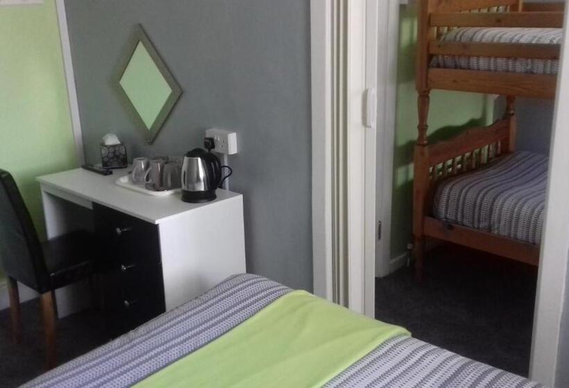 Quarto Familiar, Elmfield