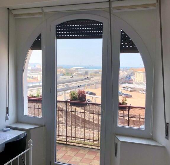 اتاق استاندارد با بالکن و چشم‌انداز دریا, B&b Il Poeta Sul Mare