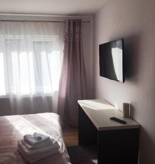 Апартаменты 2 Спальни, 4 Seasons Apartments