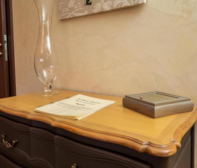 Семейное Студио, La Chambre Enchantée