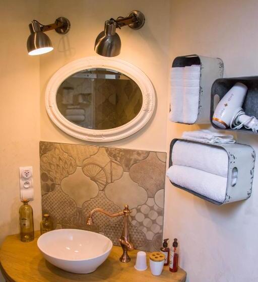 Семейное Студио, La Chambre Enchantée