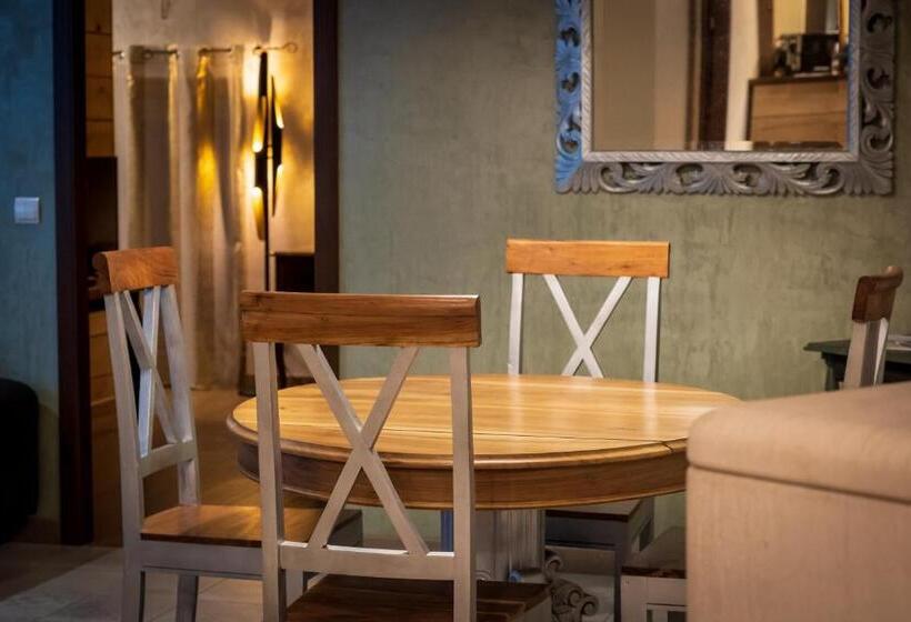 Апартаменты 3 Спальни, La Chambre Enchantée