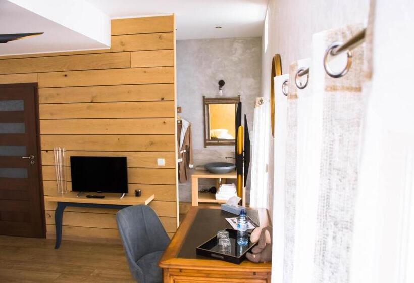 Семейное Студио, La Chambre Enchantée