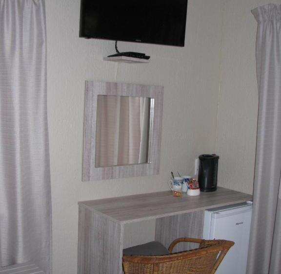 디럭스 스위트 킹 침대, Kruger S Guest House