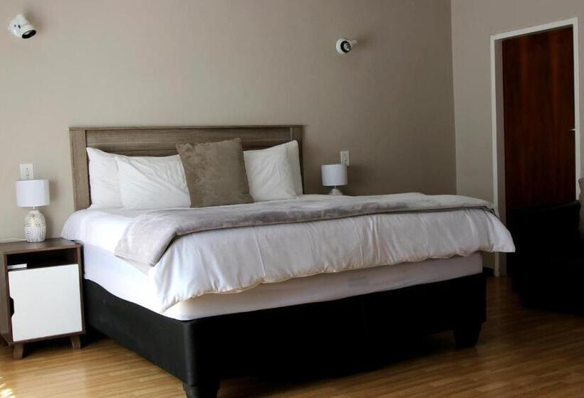 سوئیت پرزیدنت, African Kingdom Guest House