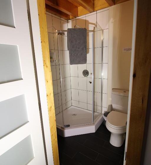 Апартаменты 1 Спальня Вид на Сад, Red Cariboo Apartments