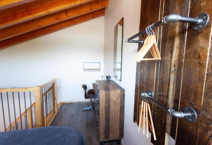 Апартаменты 1 Спальня, Red Cariboo Apartments
