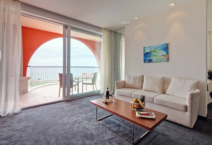 سوییت با چشم‌انداز دریا, Lighthouse Golf & Spa