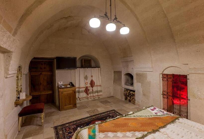 Quarto Clássico, Mithra Cave