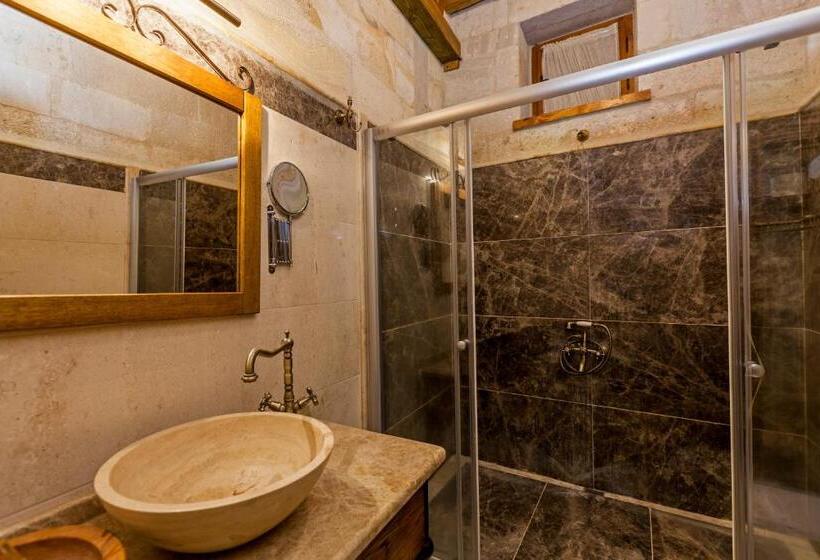 Quarto Deluxe, Mithra Cave
