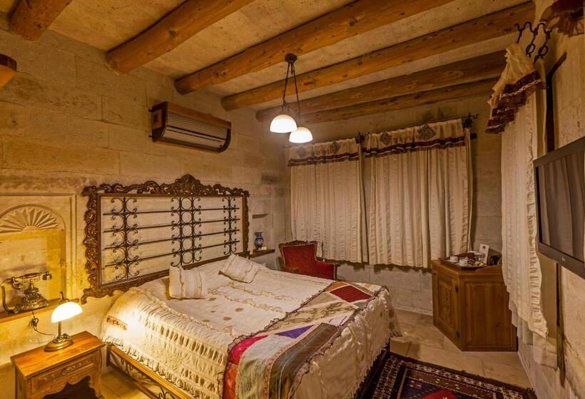 Quarto Deluxe, Mithra Cave