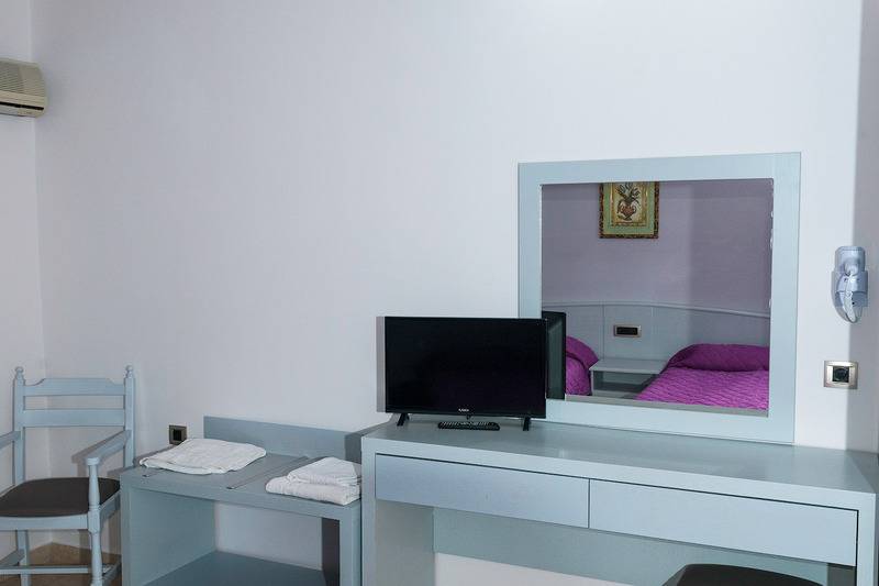 Студия Стандарт, Tom & John Center