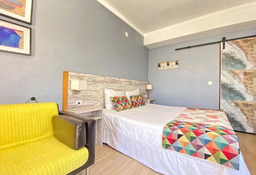 Quarto Estandar, O Tourinho