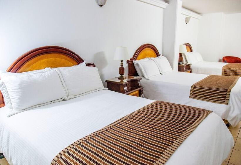 Номер Стандарт Трехместный, Solar Hotel Casa Laureles