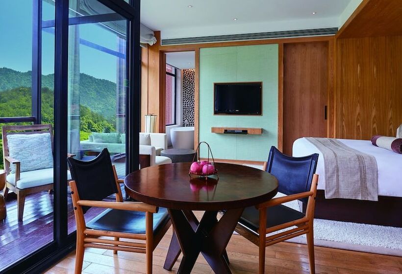Номер Классика Двуспальная Кровать, Intercontinental One Thousand Island Lake Resort, An Ihg