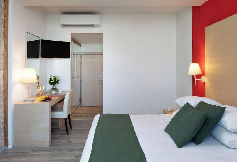 Superior Room, Legacy