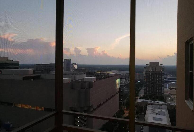 דירת פנטהאוז 1 חדרי שינה, Blue Penthouse In The City