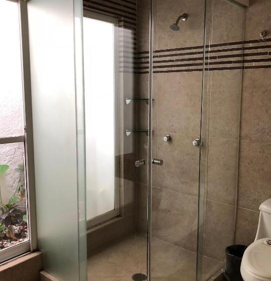 اتاق لوکس با تخت بزرگ, Sky & Palms
