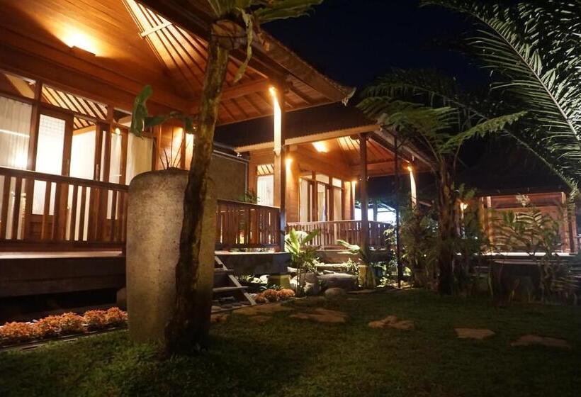 带阳台的豪华间, Mirah Guest House