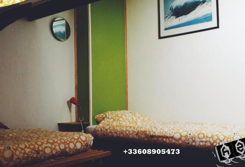 Номер Стандарт Трехместный, H2oholidays   Auberge De Jeunesse   Youth Hostel