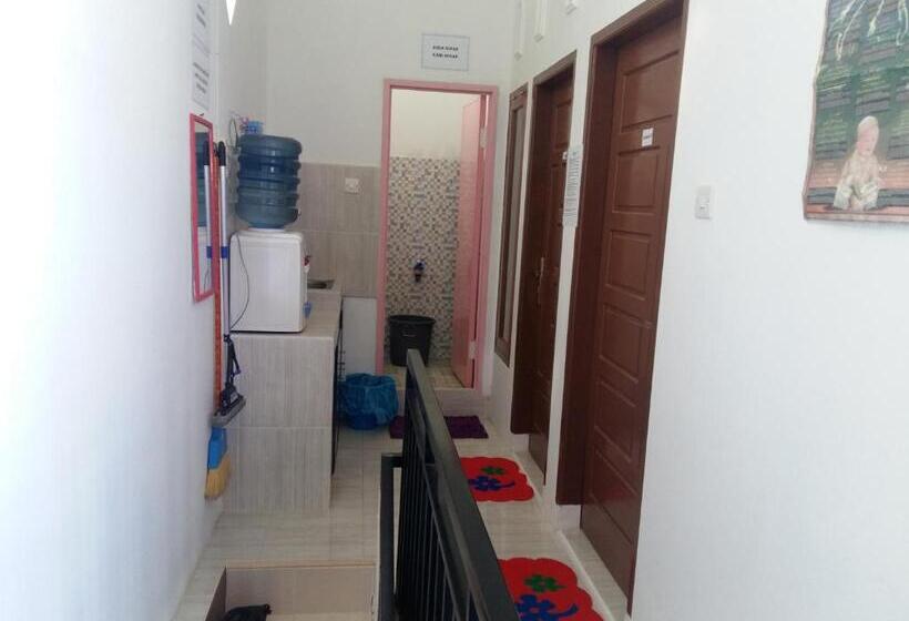 اتاق استاندارد با سرویس بهداشتی مشترک, Penginapan Rezki Syariah