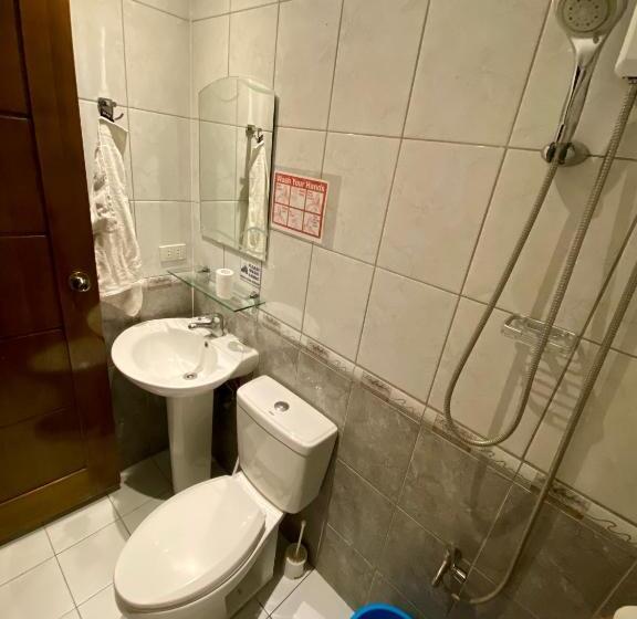Номер Стандарт с Балконом, Victoria S Bed & Breakfast