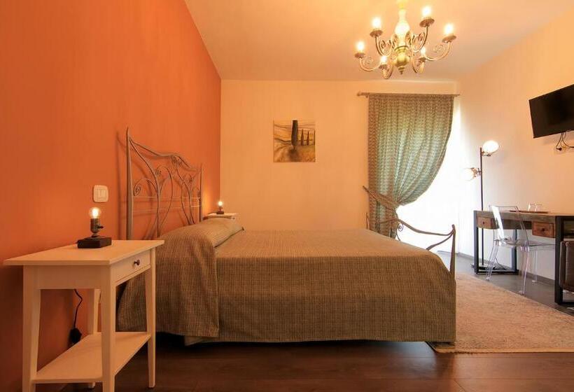 Quarto Triplo Estandar, San Paterno B&b