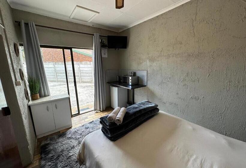 חדר סטנדרט, Favour Guest House